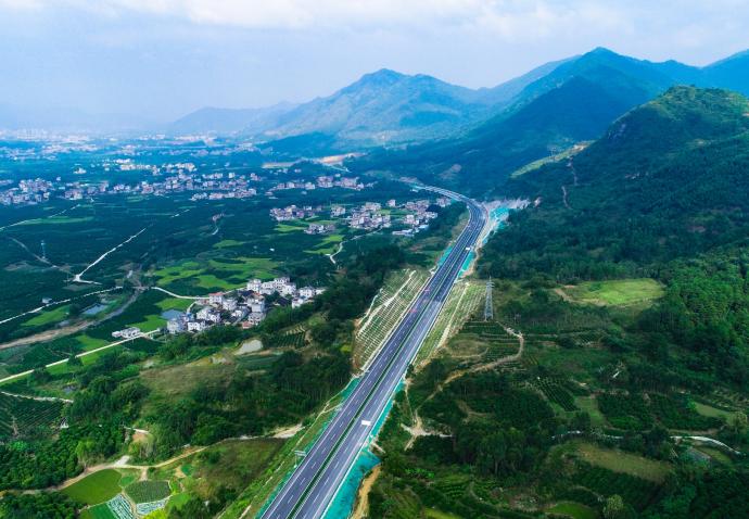 昭平至蒙山高速公路